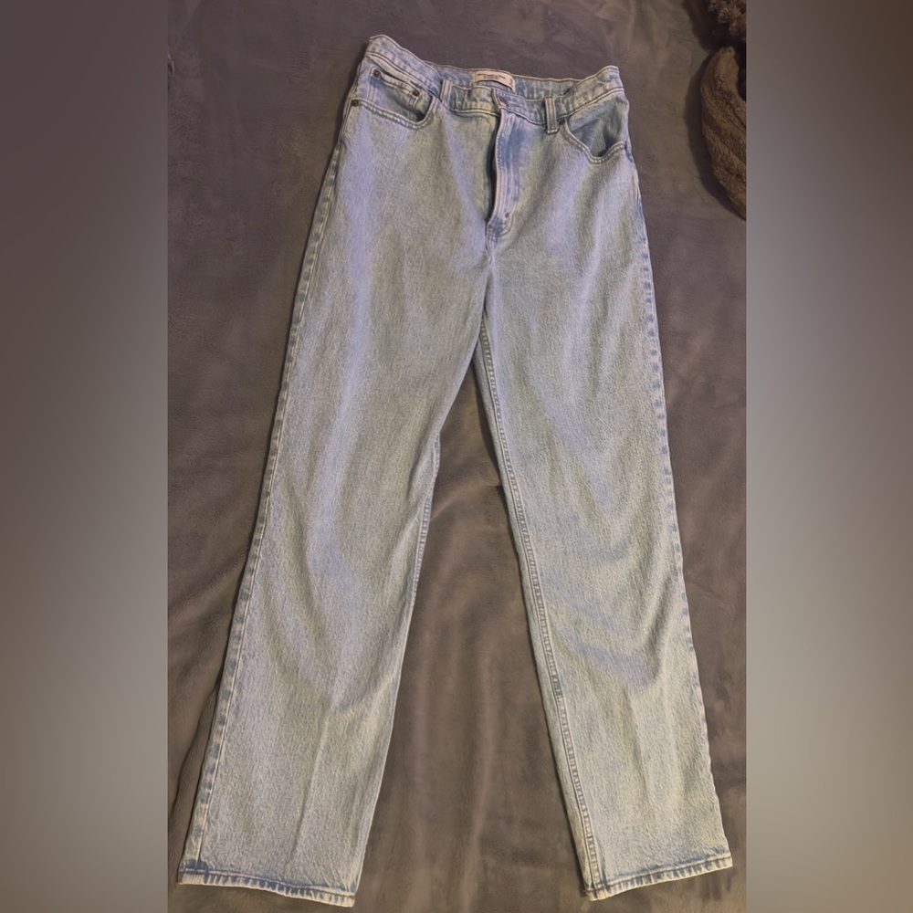 COPY - Abercrombie 90s straight ultra high rise jeans